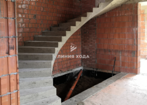 Бетонная лестница с забежными ступенями ООО ЛИНИЯ ХОДА Проект 070_01
