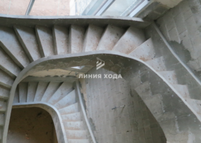 Забежная поворотная лестница из монолитного бетона ООО ЛИНИЯ ХОДА Проект 082_05